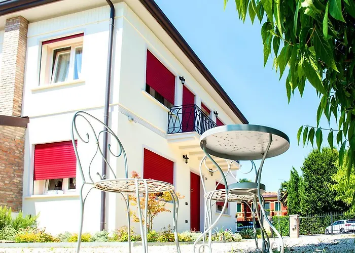 La Porta Rossa Noale