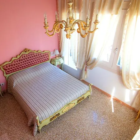 La Porta Rossa 3* נואלה