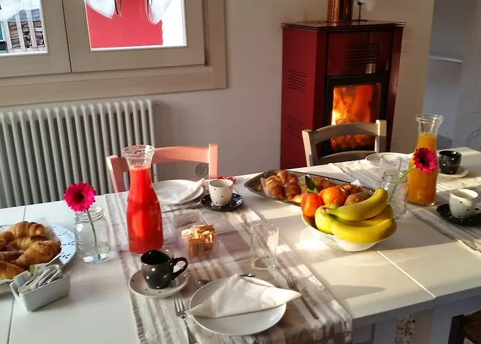 La Porta Rossa Bed & Breakfast 3*