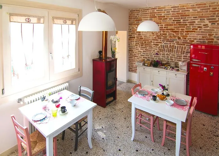 La Porta Rossa Noale